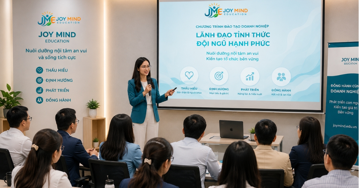 Phụ huynh đọc sách cùng con
